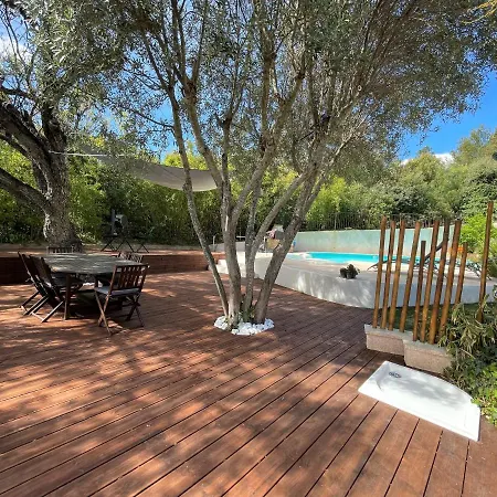 Сasa de vacaciones Belle Villa, Piscine Et Jacuzzi *